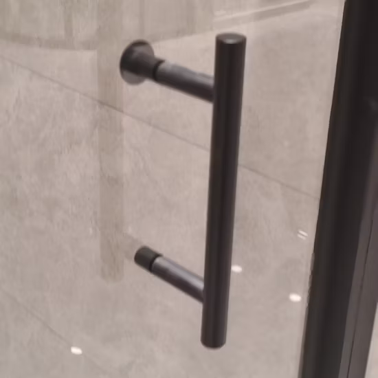 Cercos de vidro moderados pivô quadro preto na moda do chuveiro do banheiro da personalização básica